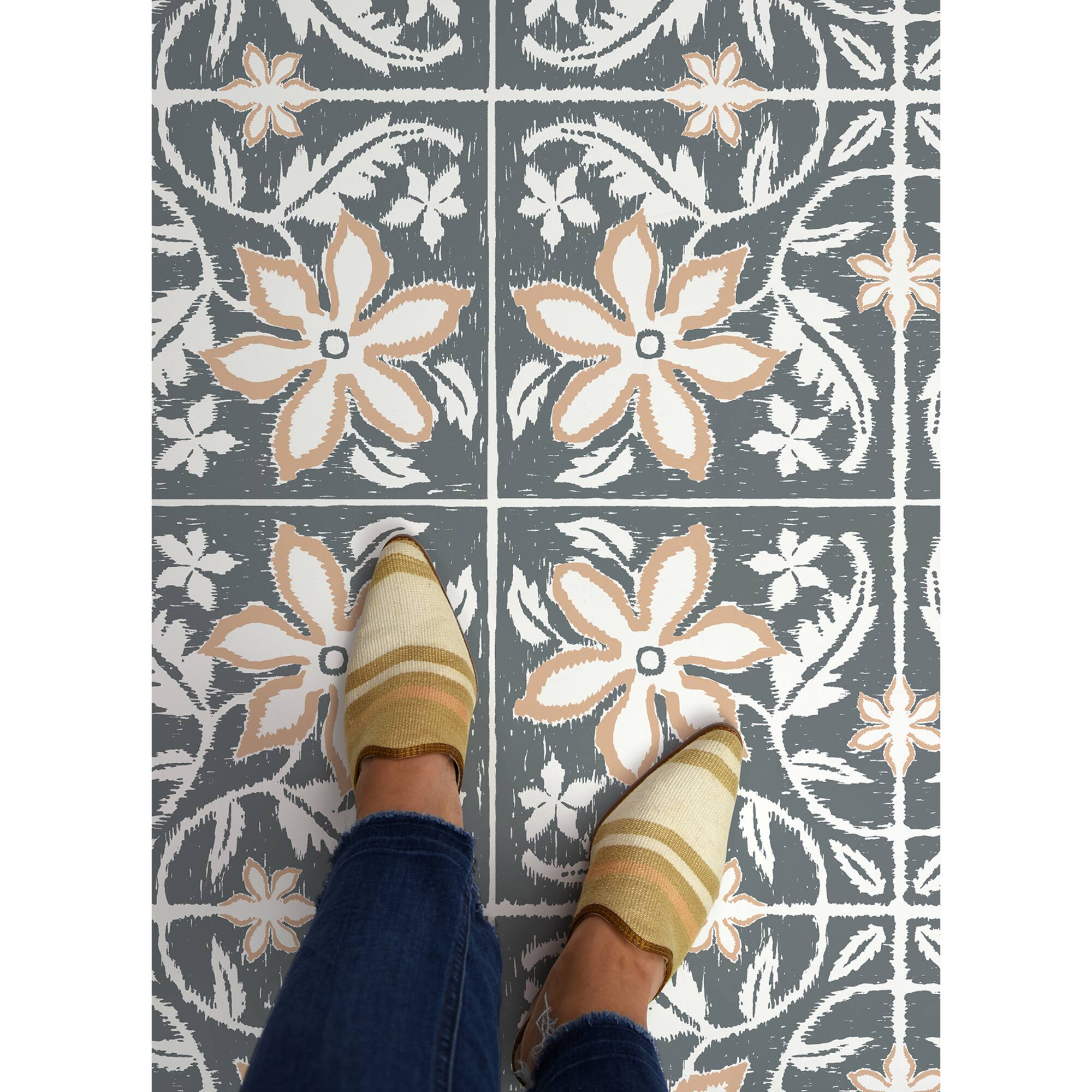 FloorPops Lillium Peel & Stick Floor Tiles